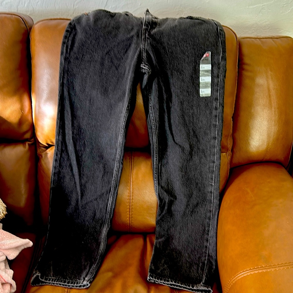 NWT Low Pro Black Levi’s